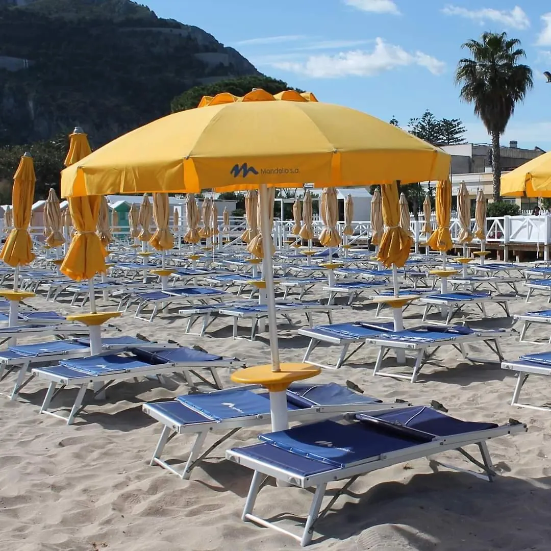 Alessi Design Suite Tra Centro E Mare Palermo Italia